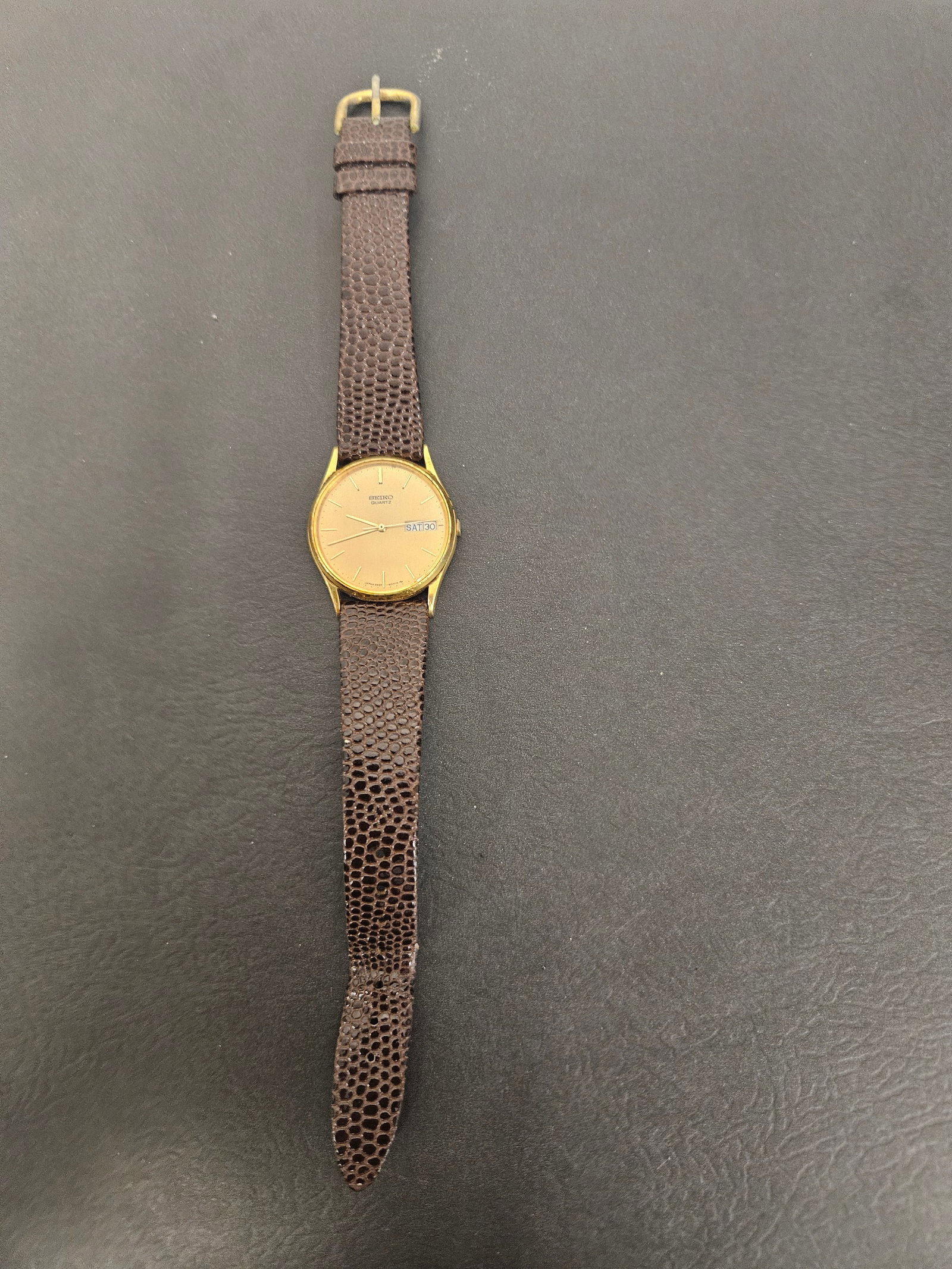 Vintage Seiko Quartz Day-Date Watch (1 of 5)