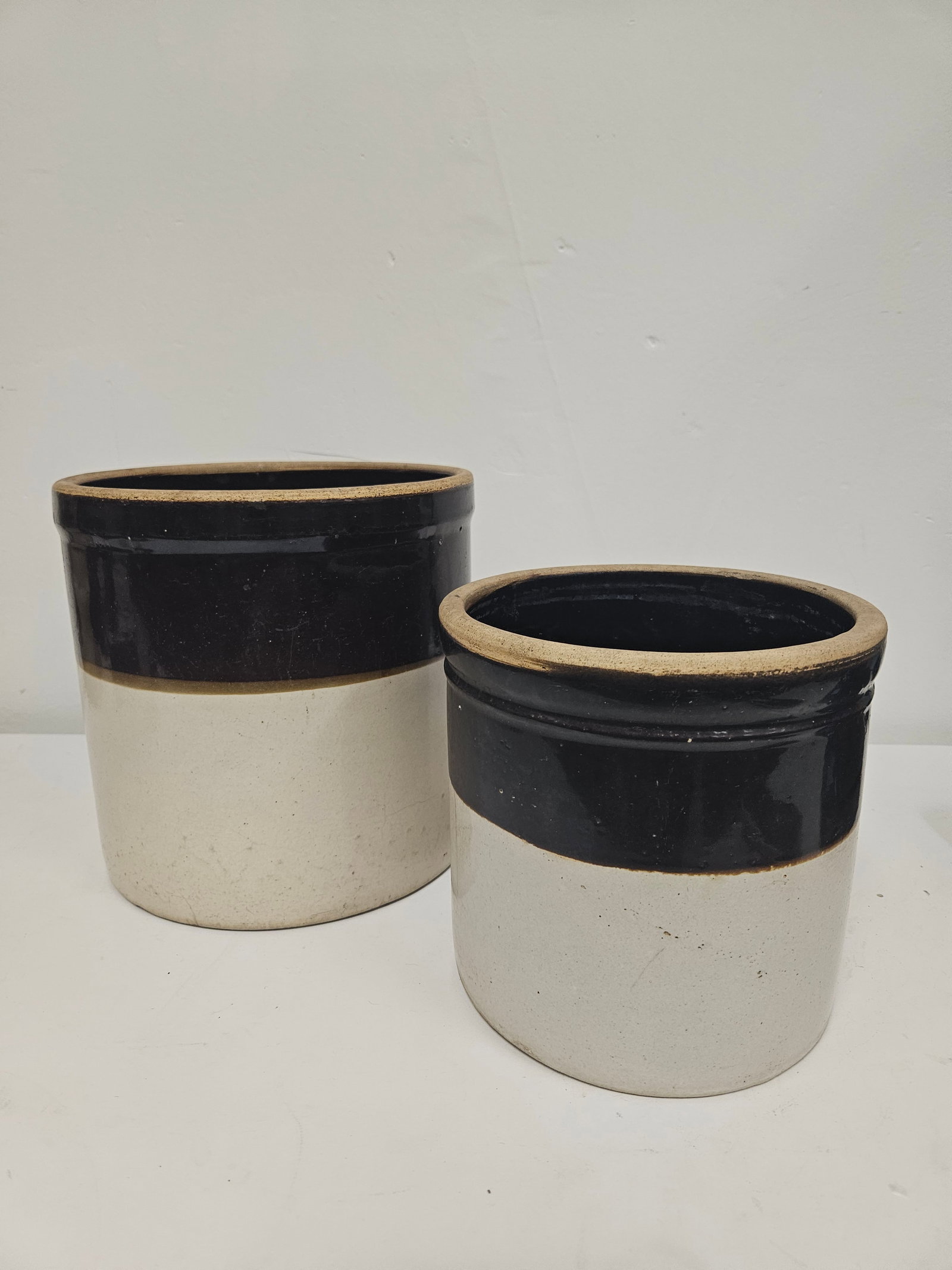 Pair of VG Two-Tone Salt-Glazed Crocks (1 of 2)