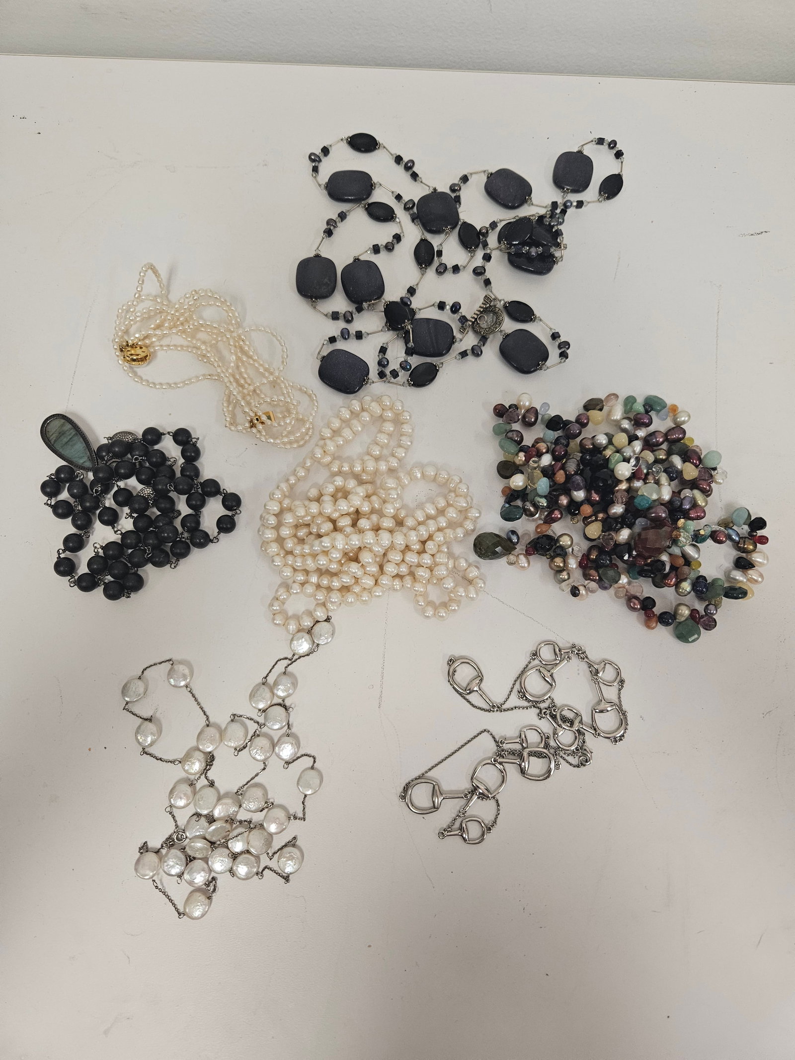 Assorted Pearl and Fashion Necklace Lot (1 of 7)