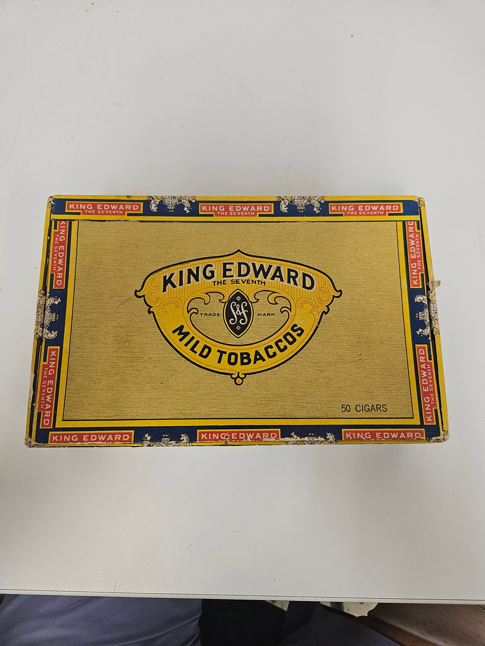 Vintage King Edward Imperial Cigar Box (1 of 5)