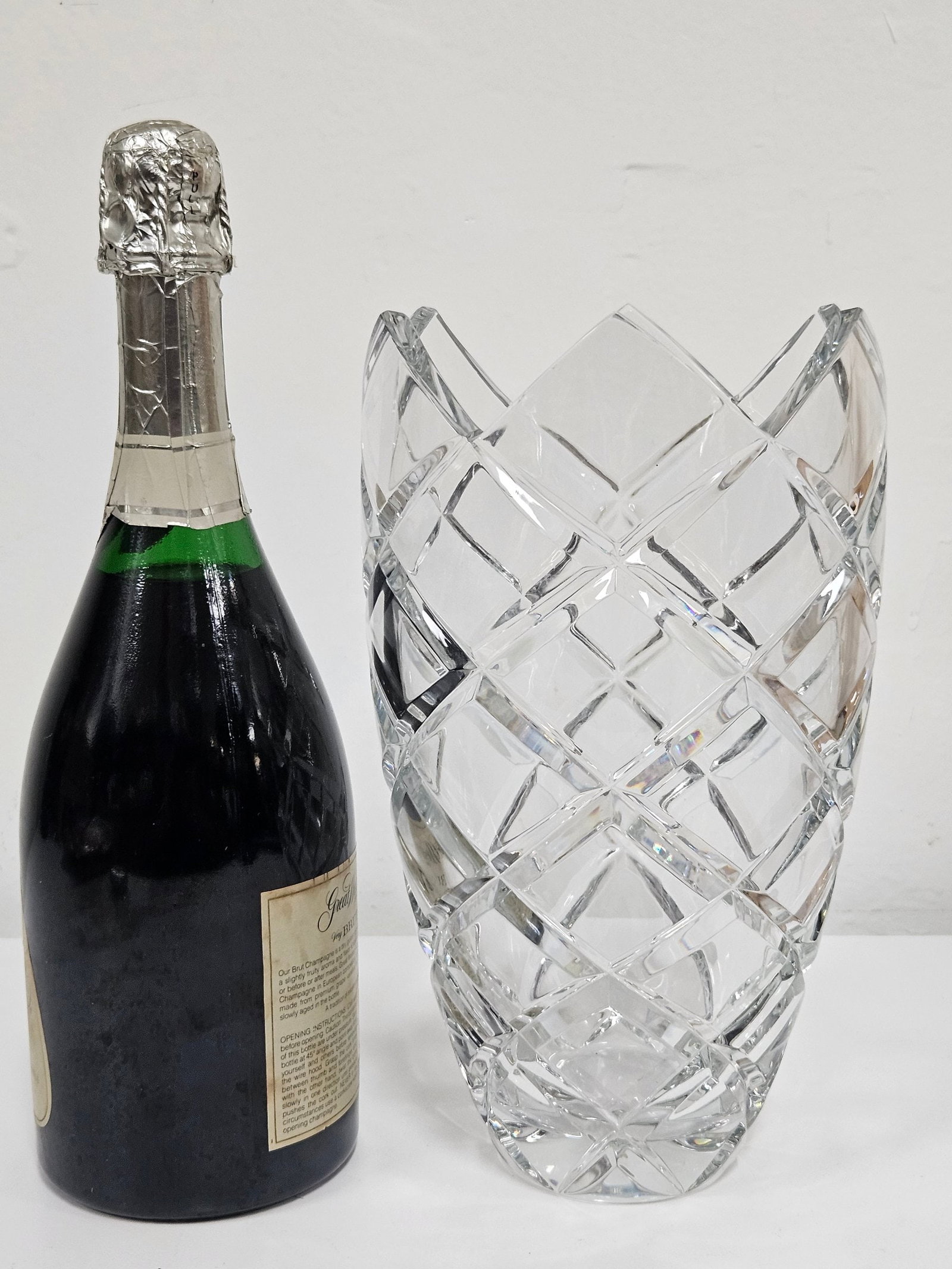 Crystal Vase with Diamond Cut Pattern - 5