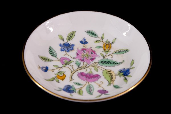 HADDON HALL MINTON PORCELAIN PLATE: HADDON HALL MINTON PORCELAIN PLATE MADE IN ENGLAND