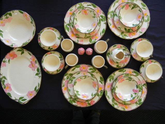 30 Piece Place Setting Franciscan Dinnerware: 30 pieces including Four Piece Plate Setting of Franciscan Dinnerware includes Serving Plate Serving Bowl 4 plates 4 saucers 4 teacups 4 small plates creamer sugar salt pepper and more