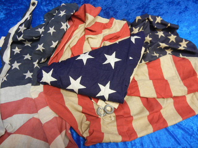 Vintage Box of American Flags: Vintage Box of American Flags Note see our other lots of American Flags at the end of our Auction