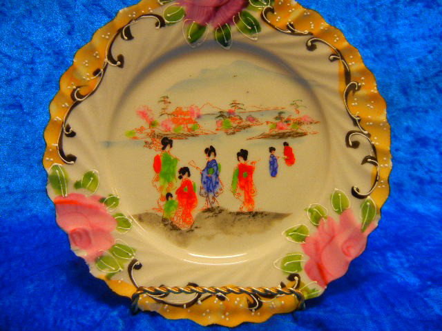 Vintage Hand Painted Japanese Nippon Dish: Stamped Made in Nippon, Vintage Hand Painted Japanese Dish 7.5 inches in diameter