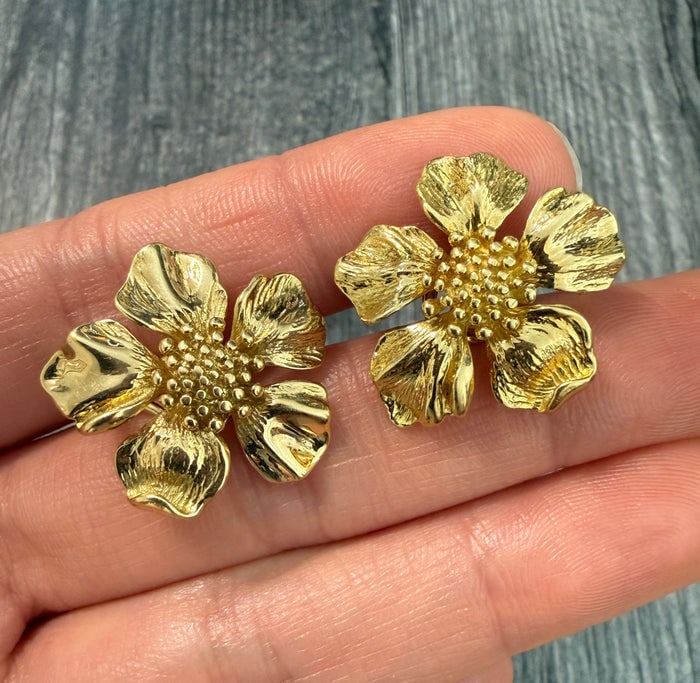 Vintage Tiffany & Co 18K Gold Cherry Blossom Flower Earrings: High-end 18K gold earrings from Tiffany & Co. featuring a delicate dogwood design.