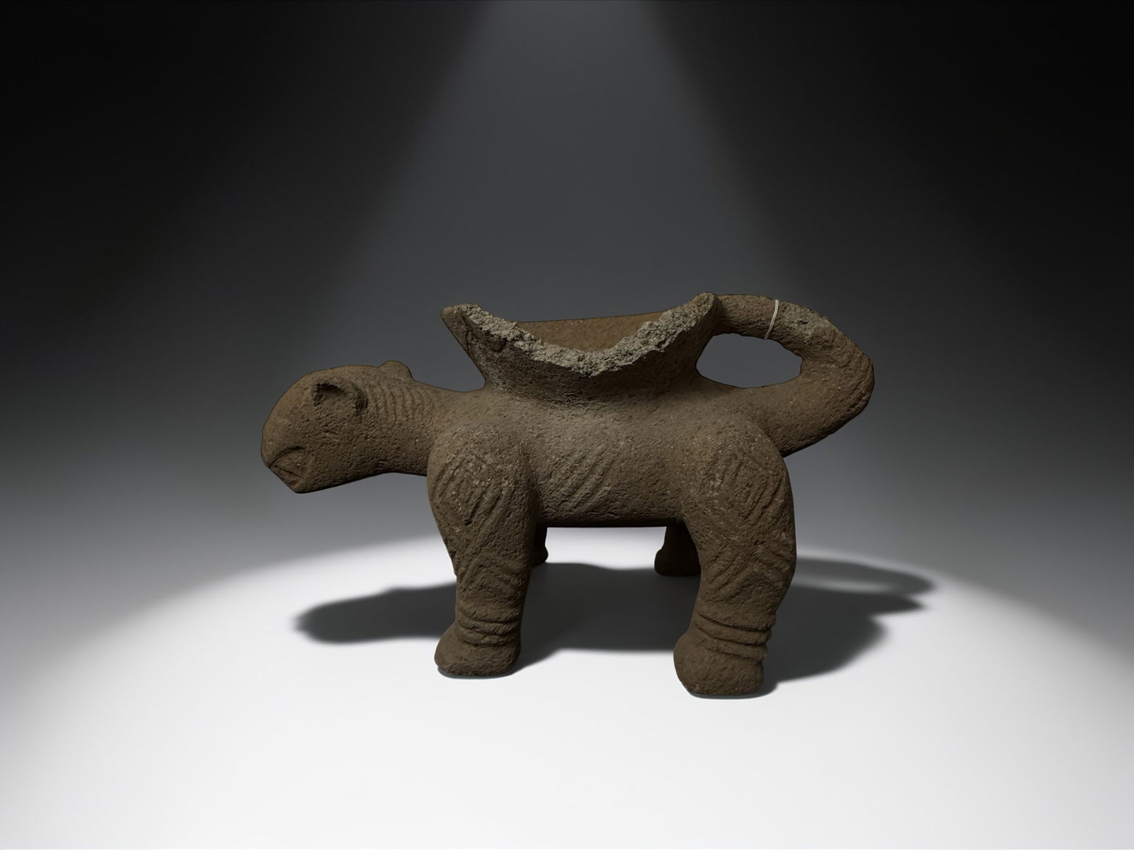 Chiriqui Large Stone Jaguar Metate: Chiriqui Large Stone Jaguar Metate