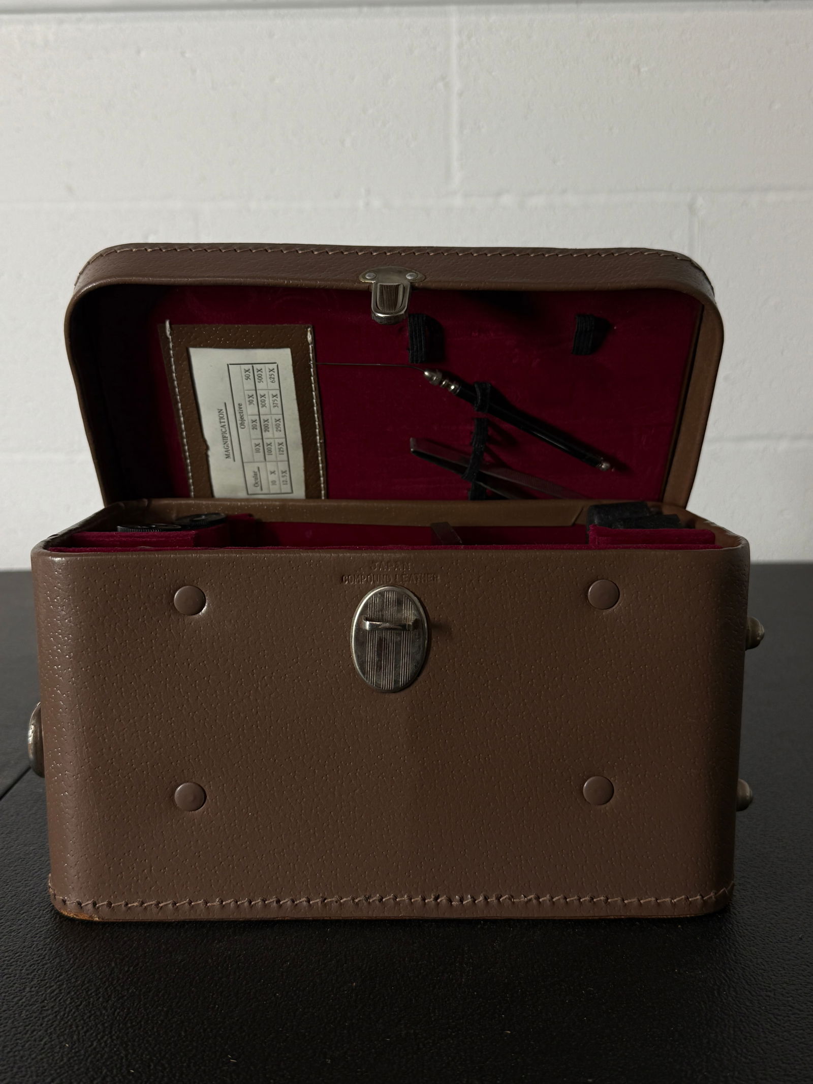 Tower Model 5334 Microscope Set in Original Case - 3