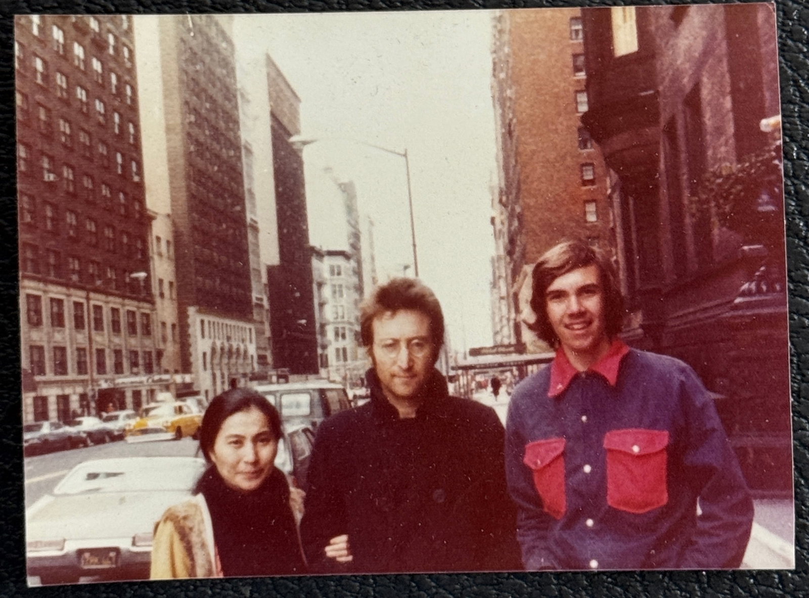 John Lennon & Yoko Ono Vintage 1970s Original Color Press Photo NYC (1 of 5)