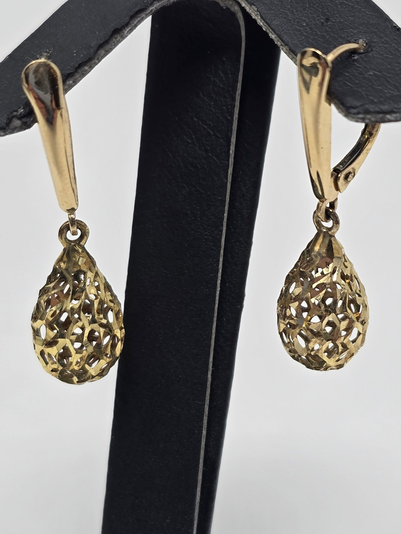 Gold Drop Earrings: Gold Drop Earrings 10K Filigree Lever Back 1.96g Maker's Mark: "Bridge Precious Metals"