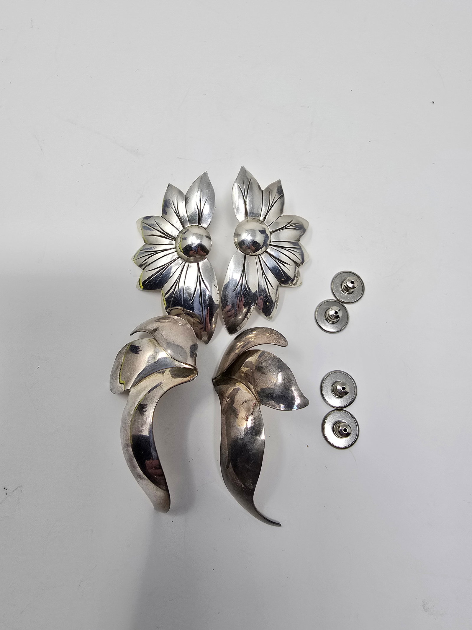 2 Pairs 925 Sterling Silver Earrings (1 of 7)