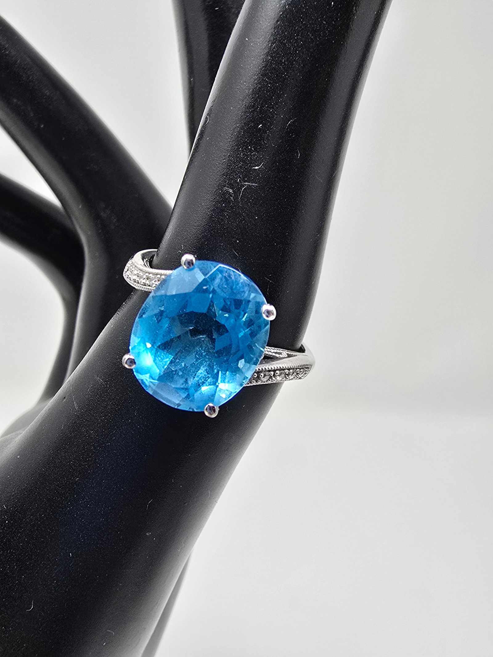 14K White Gold Ring with Large Blue Topaz Oval Setting (1 of 9)