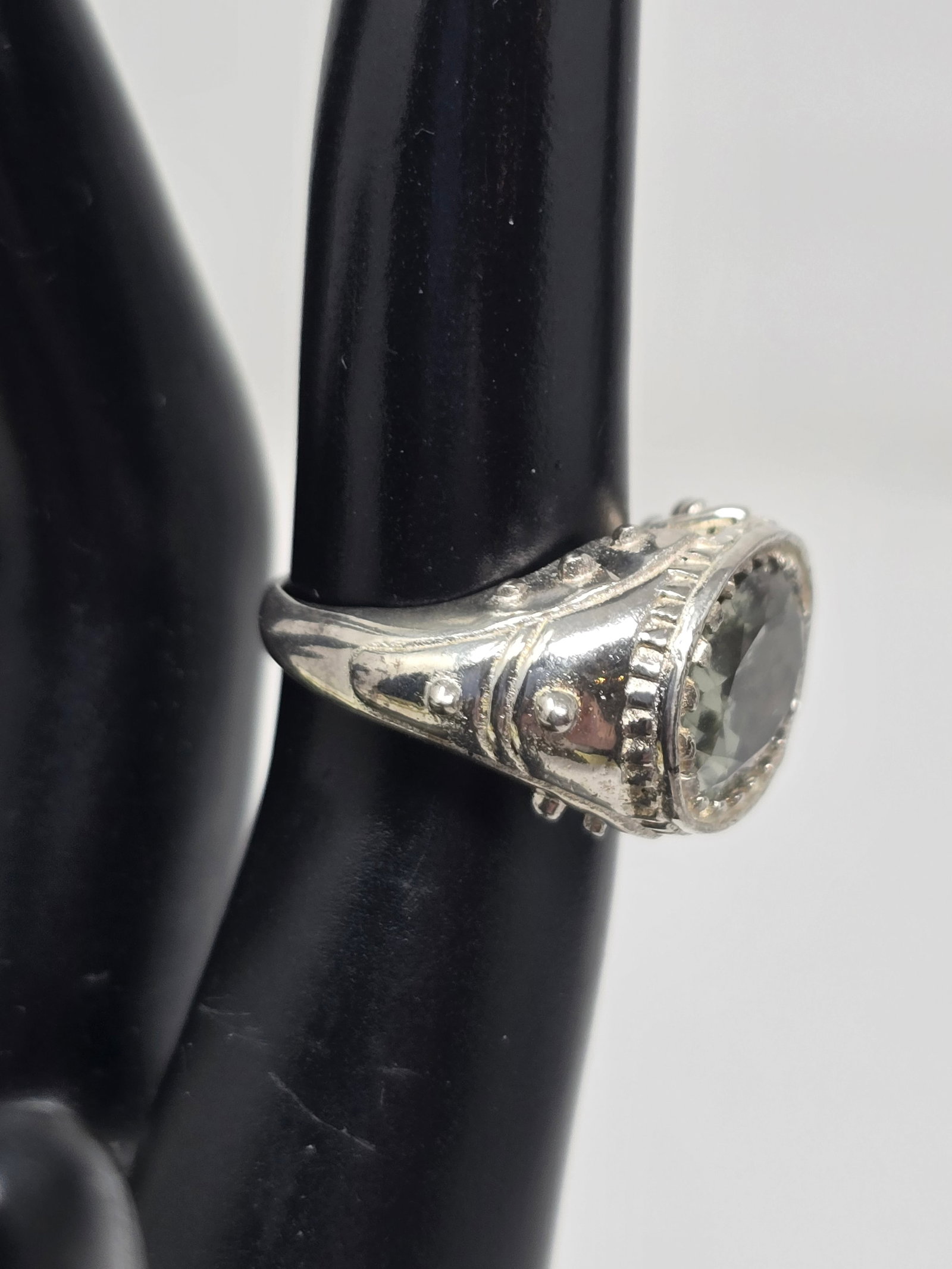 925 Sterling Silver Oval Faceted Ring with Green Amethyst Gemstone - 2