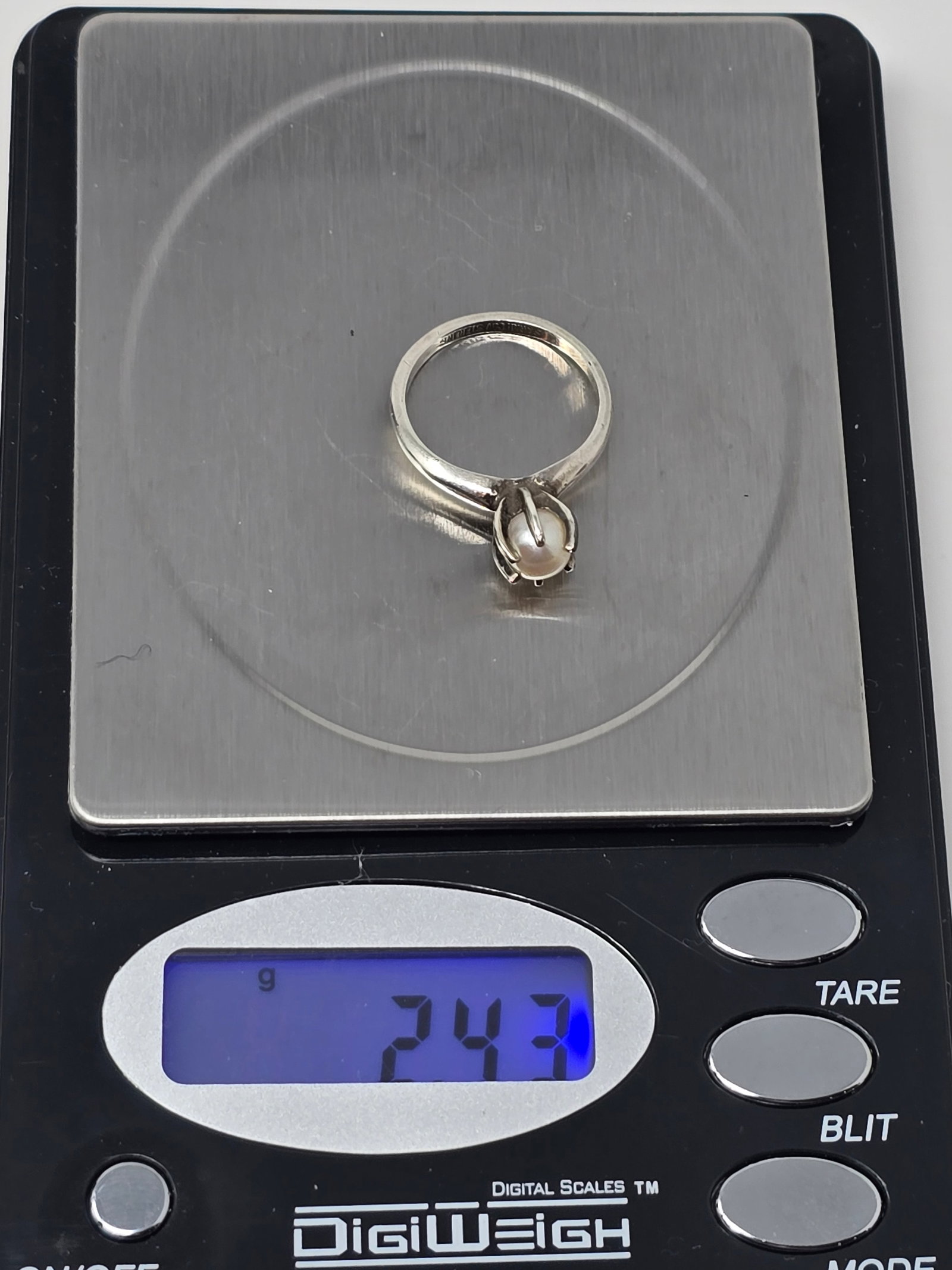925 Sterling Silver Pearl Ring - 7