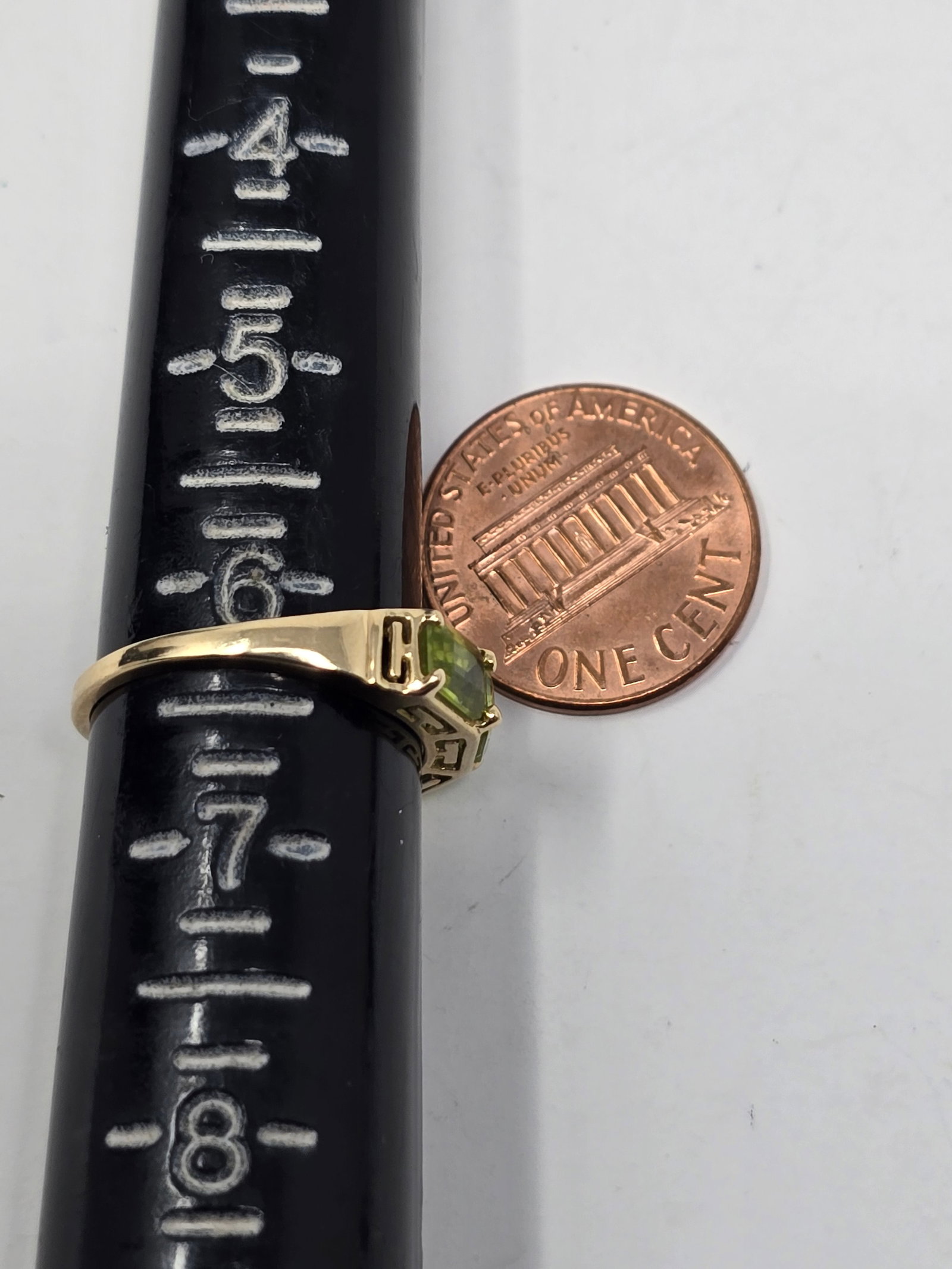 10K Yellow Gold Peridot Ring - 7