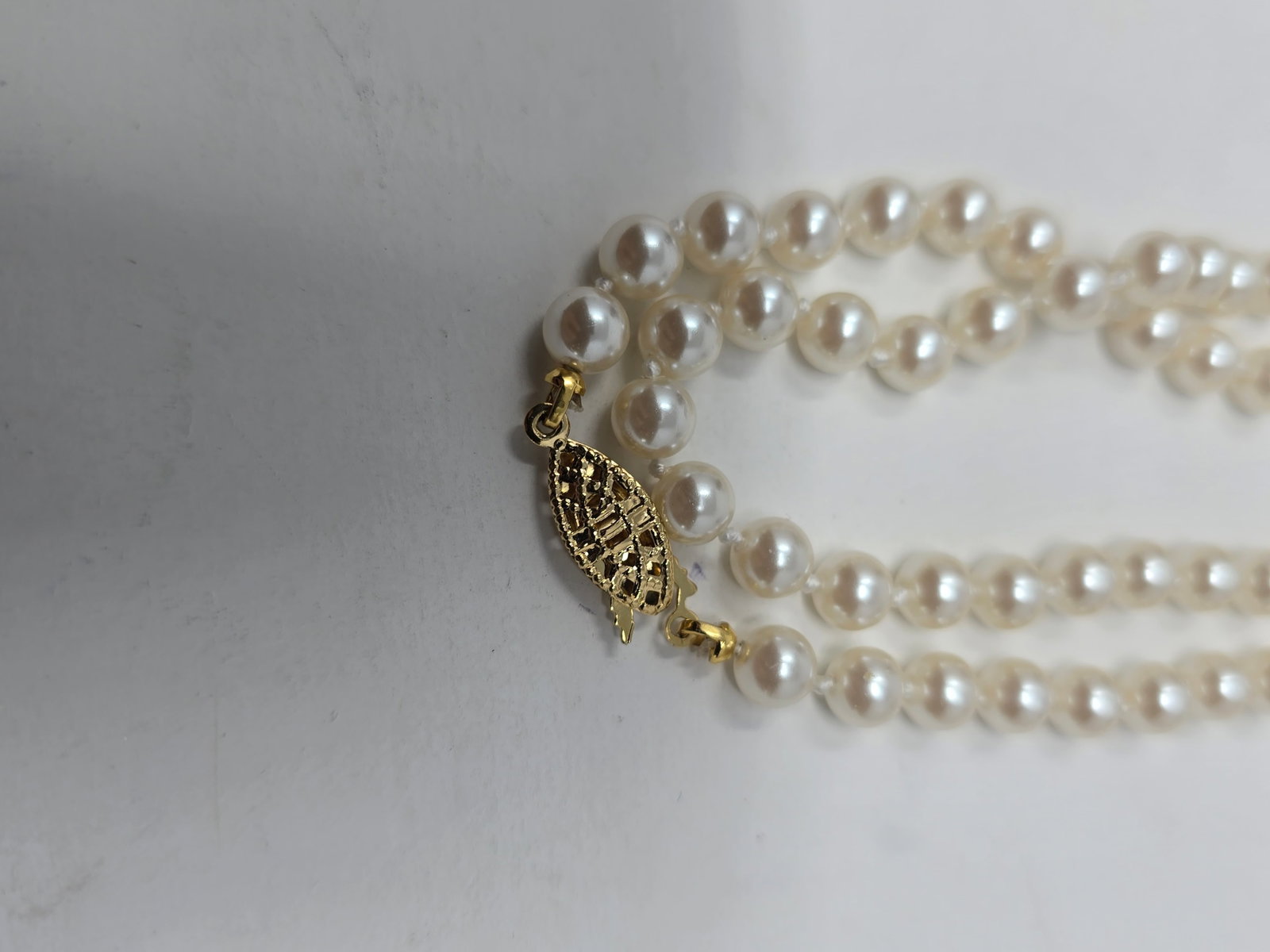 Lot of (3) Beautiful Pearl and Beaded Necklaces - 4