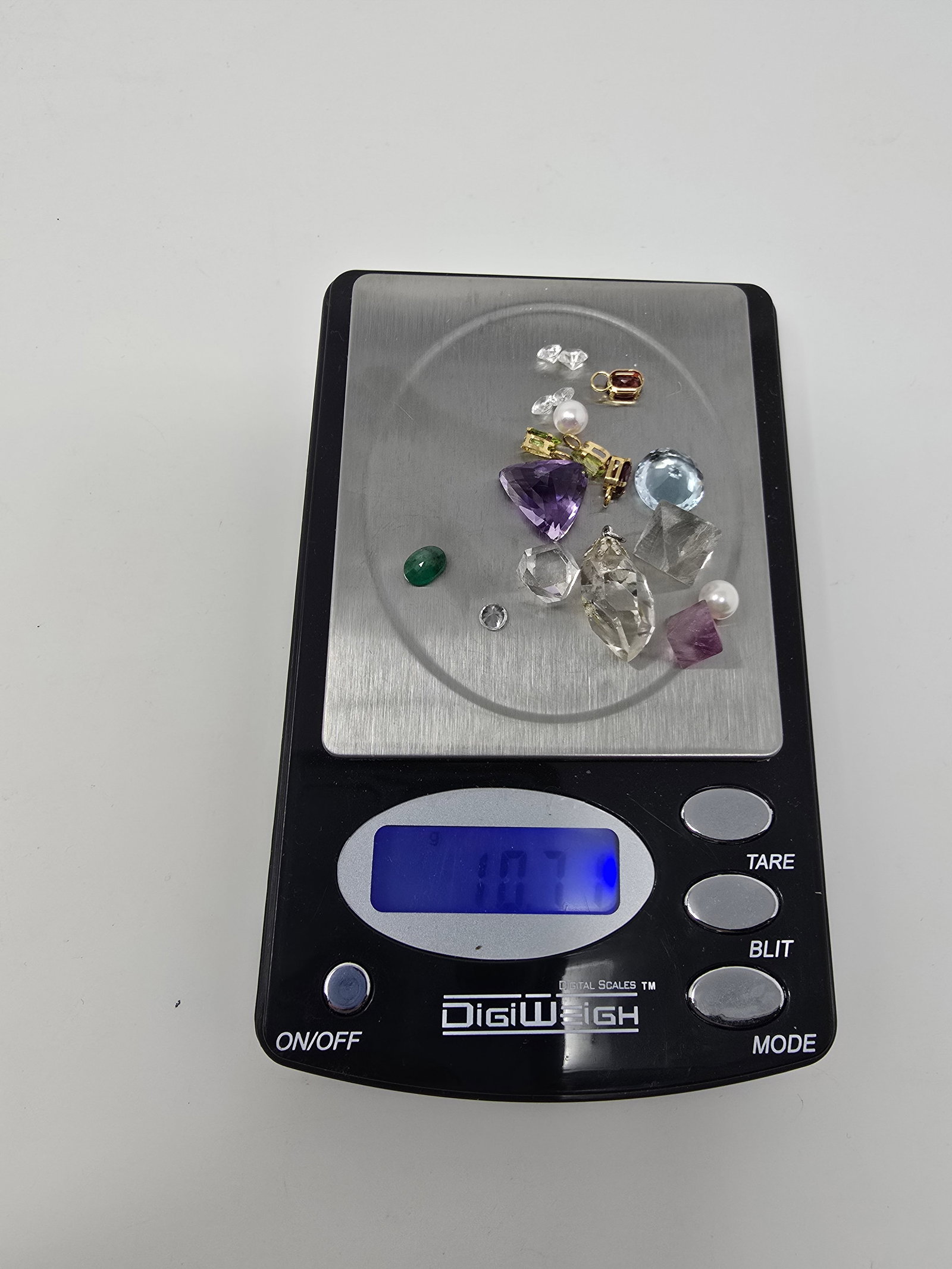 Mixed Lot of (18) Precious and Semi-precious Stones - 6