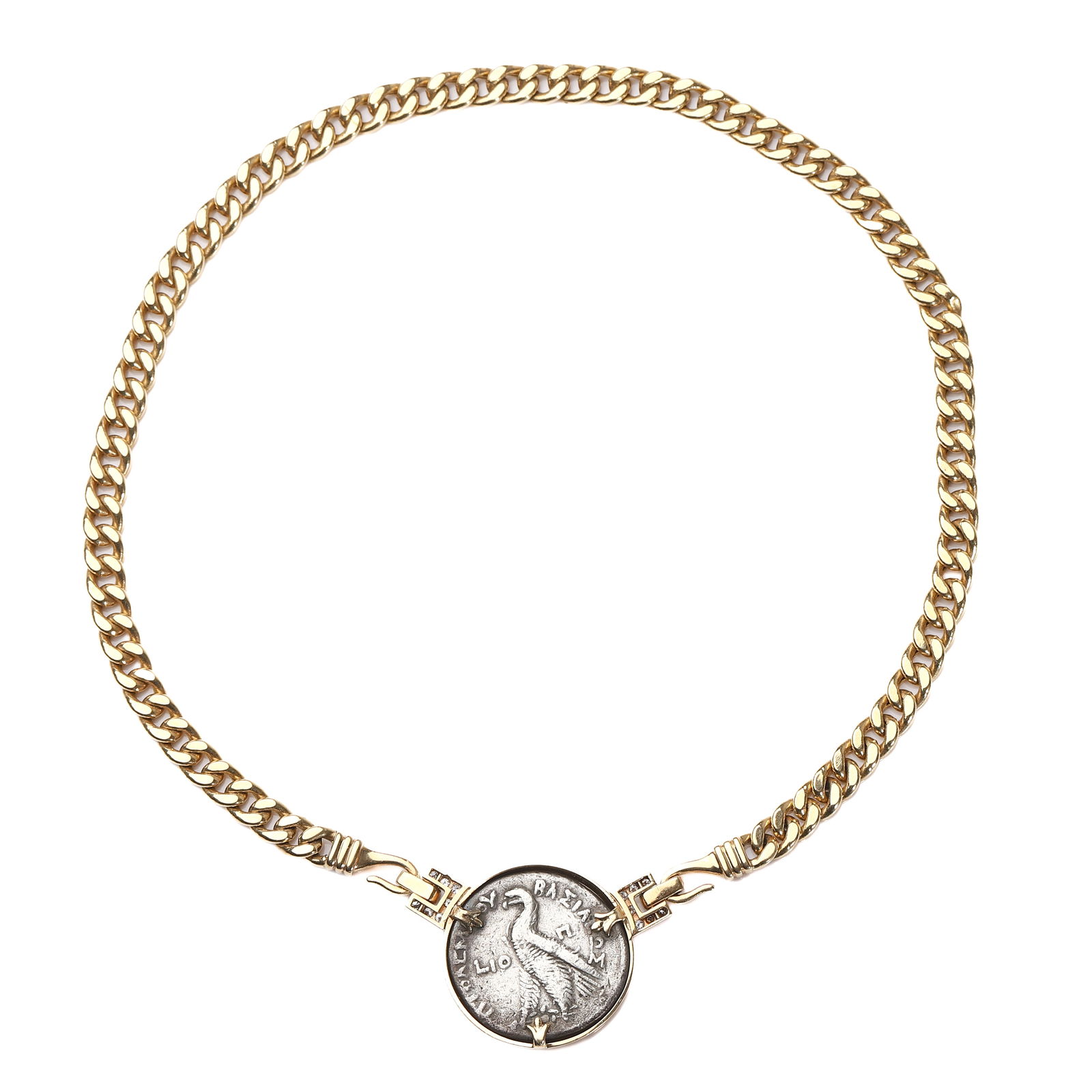 A GOLD NECKLACE SET WITH AN ANCIENT SILVER COIN: Dimensions: Total Length: 16 1/2 in. (42 cm); Coin Diameter: 1 1/8 in. (2.8 cm); Weight: 40 g Description: A finely crafted gold necklace centering an ancient silver coin, mounted within a circular