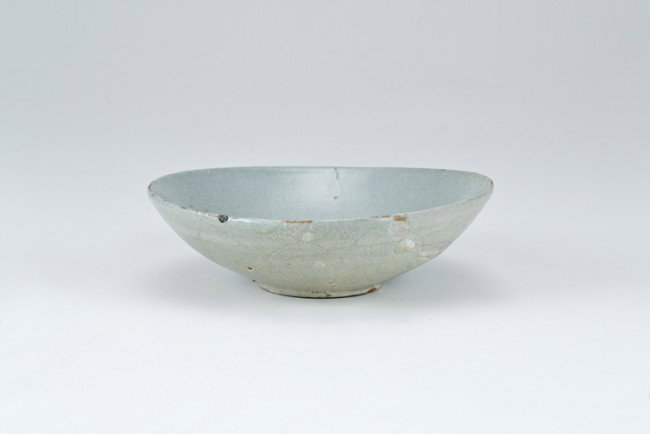 Ancient Chinese Bowl: Top diameter 6", base diameter 2 1/8". From a collection of Chinese Sung, Tang and Han Dynasty pottery, all originating from the construction site of the Three Gorges Dam in China.
