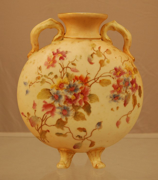 R.W. Rudolstadt Vase: German R.W. Rudolstadt double handled pillow vase on four feet measuring 8 inches tall