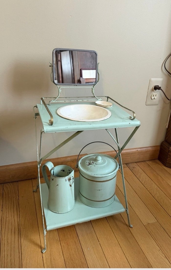Vintage Light Green Metal Doll Wash Sink (1 of 6)