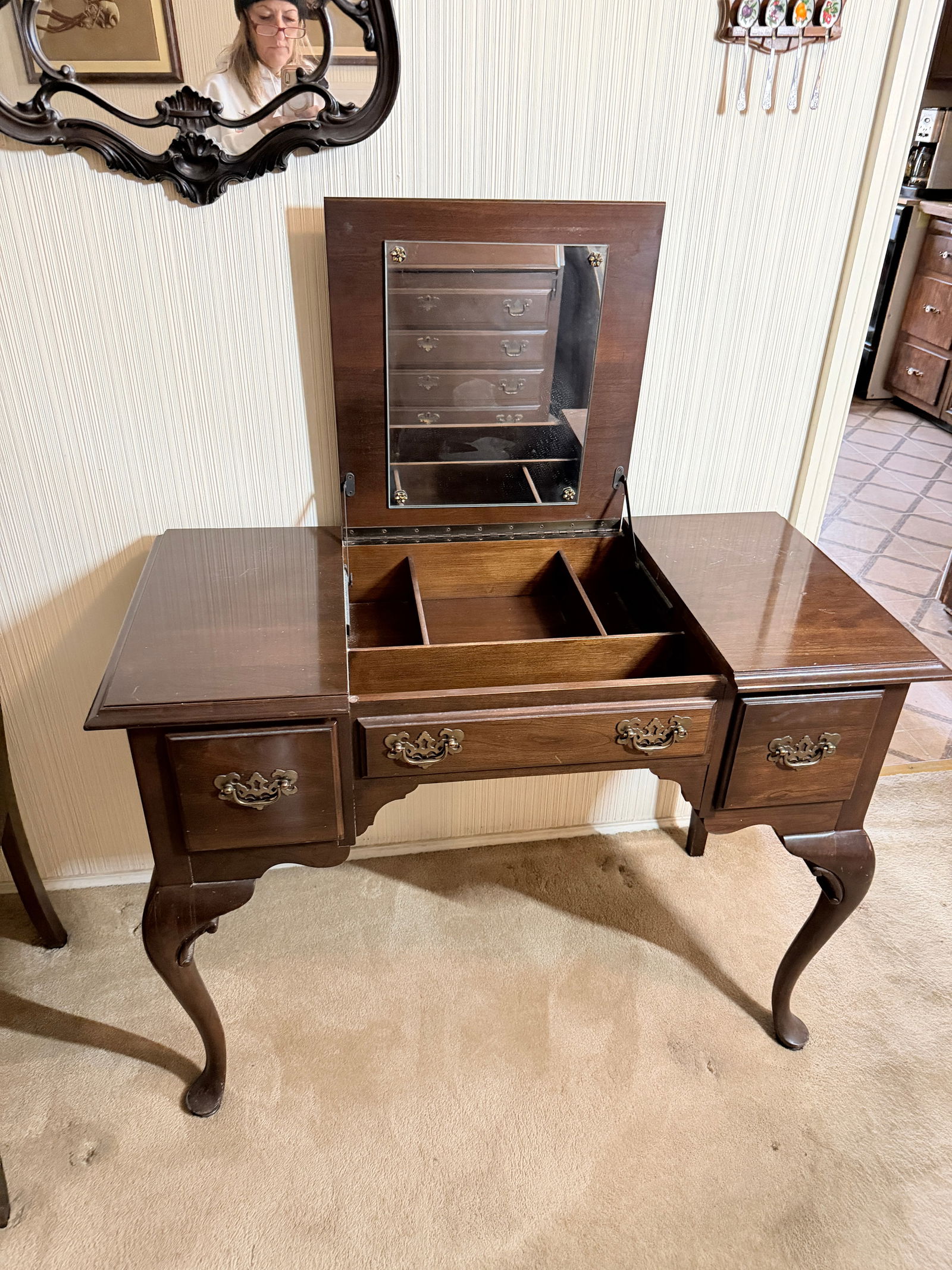 Ethan Allen Vanity and Stool - 4