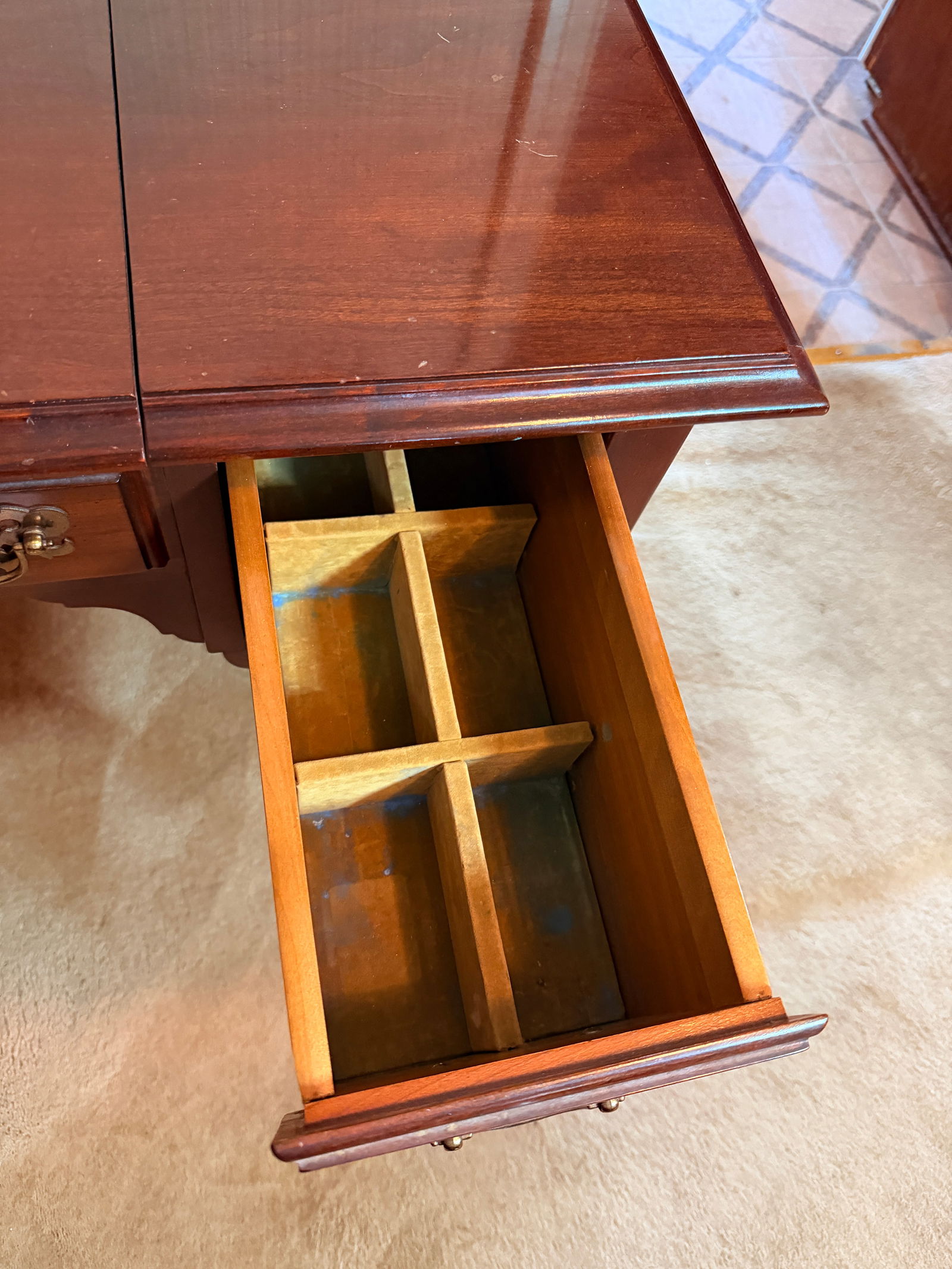 Ethan Allen Vanity and Stool - 8