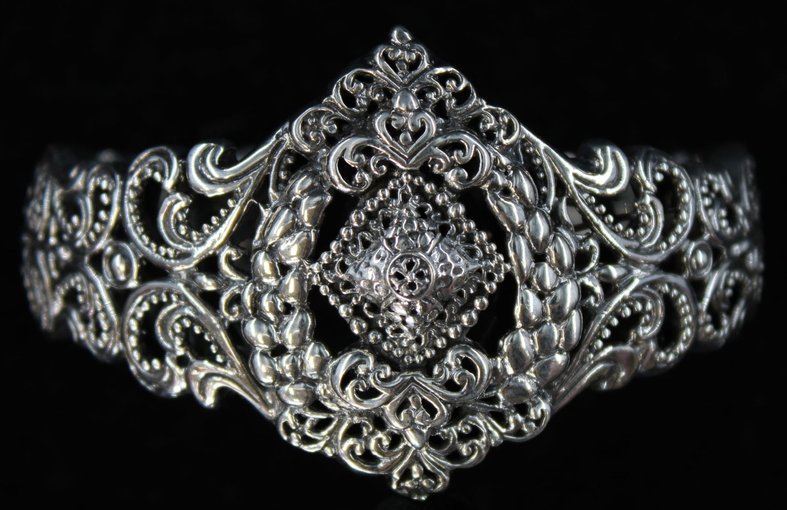 Sarda Sterling Cuff Bracelet (1 of 5)