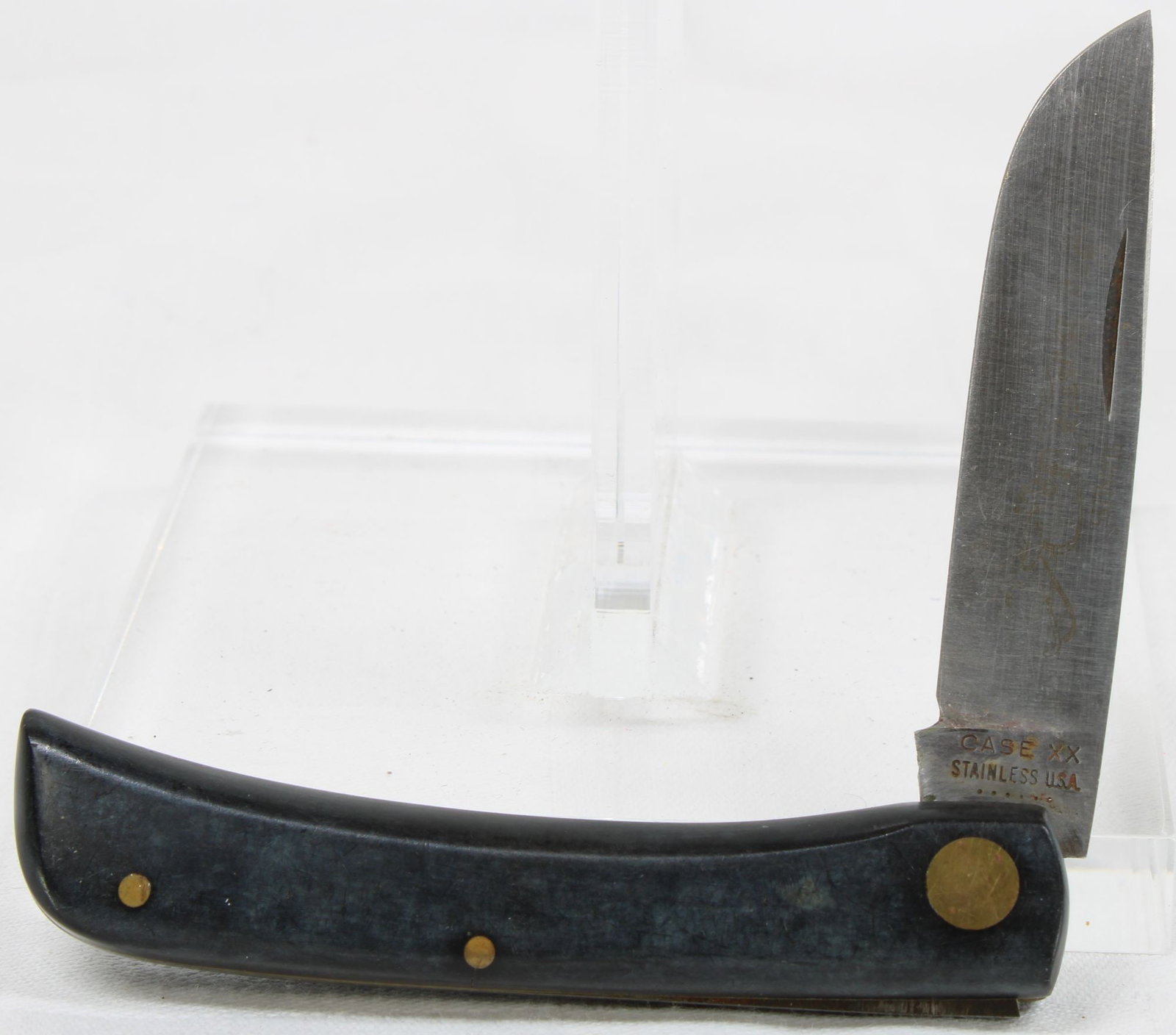 Case Folding Pocket Knife- 1 Blade, 'Sod Buster Jr.': Case XX Stainless USA folding lockback knife featuring a single clip blade and smooth blue synthetic handles with brass pins. Knife shows light to moderate handling wear with minor scratches and scatt