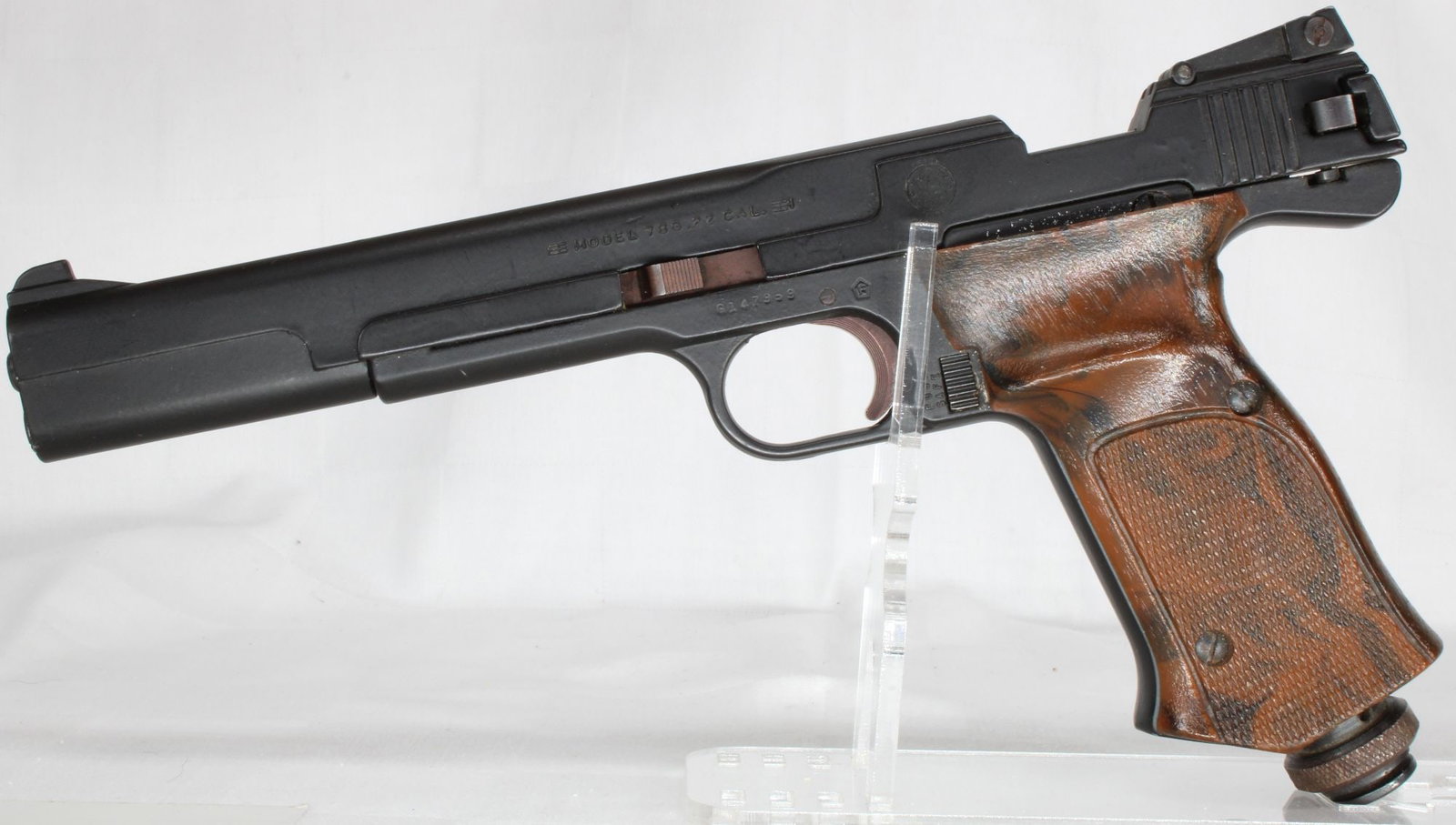 Smith & Wesson Model 78G .22 Caliber CO2 Air Pistol, S/N G147959: Smith & Wesson Model 78G CO2-powered air pistol chambered in .22 caliber. Single-shot bolt-action design with adjustable rear sight and blade front sight. Serial number G147959. Condition fair with no