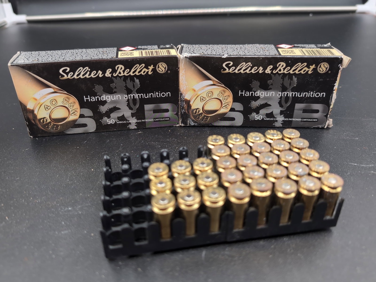 132 Rounds Sellier & Bellot 40 S&W (1 of 5)