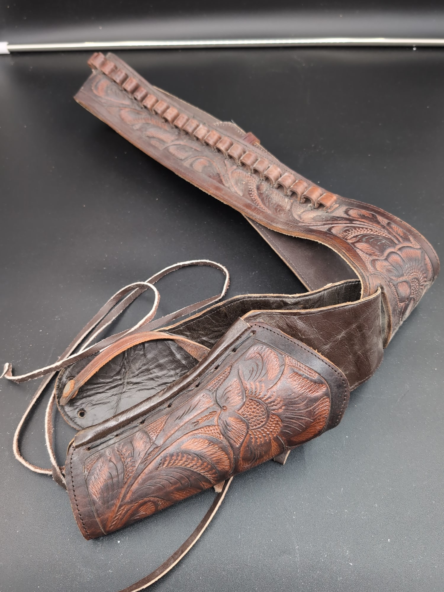 Tooled Leather Western Gun Belt and Holster Rig (1 of 4)