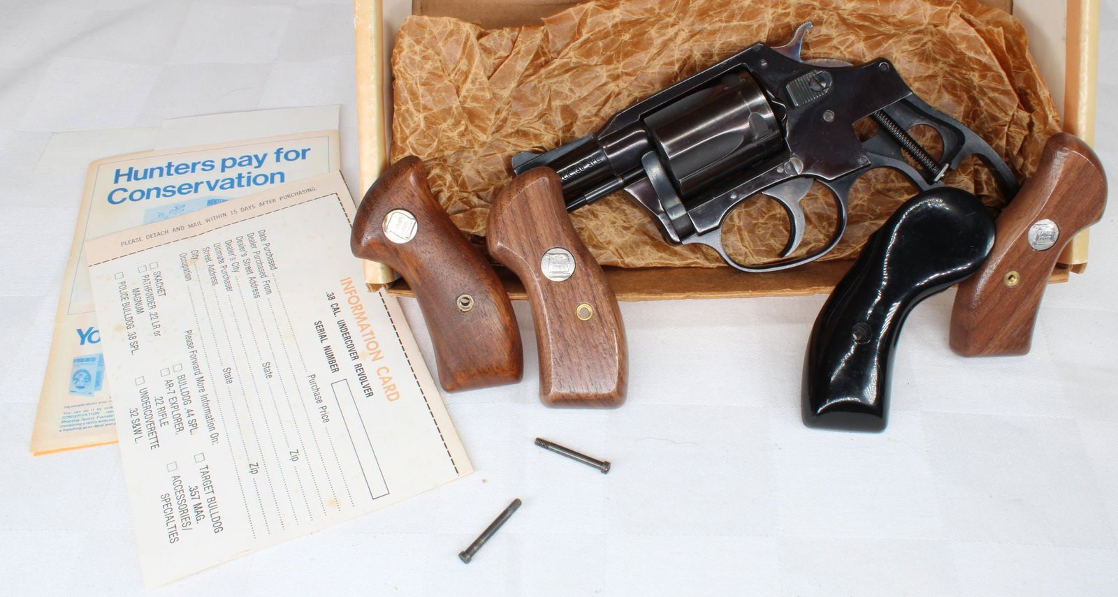 Charter Arms Undercover .38 Special Double Action Revolver, S/N 462889, w/ Original Box: Charter Arms Undercover double action revolver chambered in .38 Special. Features a 5-shot cylinder, 2" barrel, and compact lightweight frame — purpose-built for concealed carry and personal defense