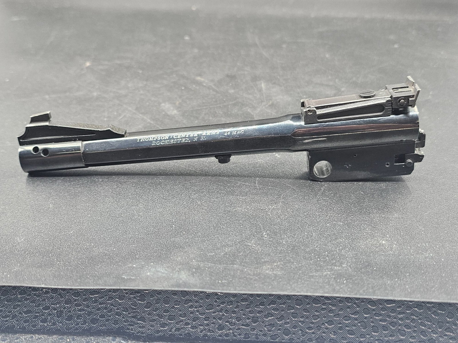 Thompson Center Arms 44 Mag 8 inch Octagon Barrel: Thompson/Center Arms .44 Magnum barrel, 8-inch octagonal profile, sold separately from any receiver or frame. Compatible with Thompson/Center's interchangeable-barrel single-shot pistol platforms. Con