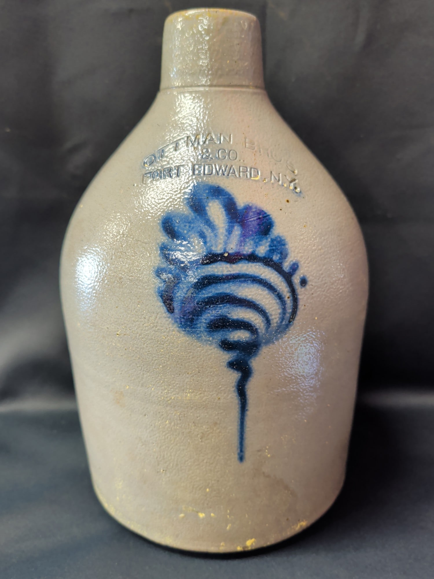 Ottman Brothers Ft. Edward, N.Y. Salt-Glazed Stone: salt-glazed stoneware crock manufactured by Ottman Brothers of Fort Edward, New York, featuring the desirable hand-applied cobalt blue "Bee Sting" tornado decoration. This distinctive freehand cobalt 