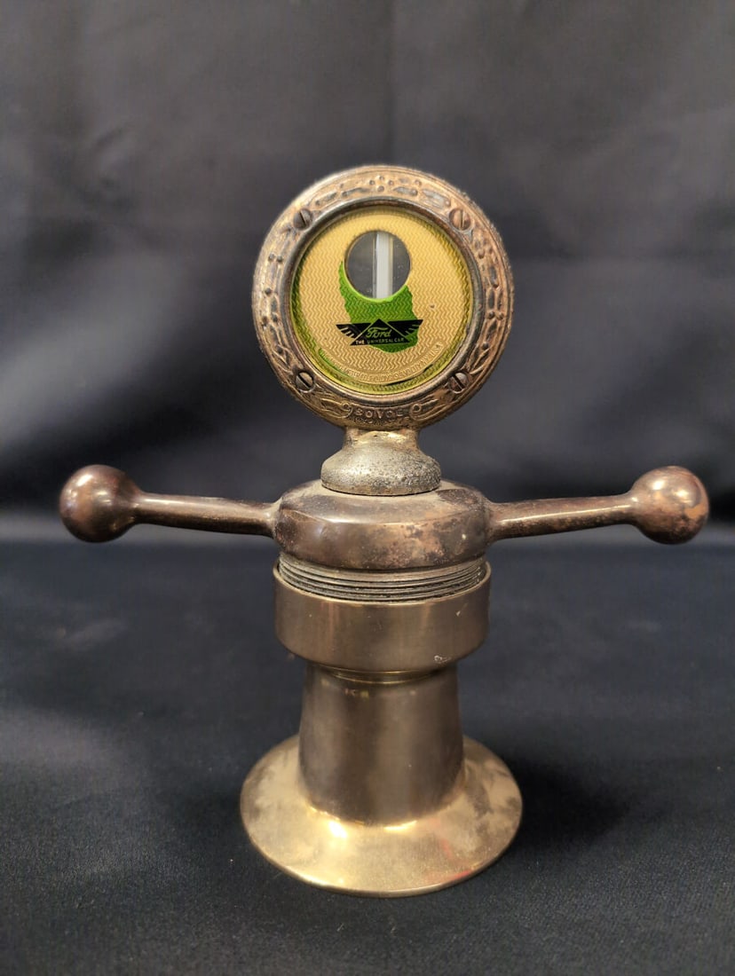 Boyce Moto Meter Ford The Universal Car Radiator Cap and Temperature Gauge with Dog Bone (1 of 5)