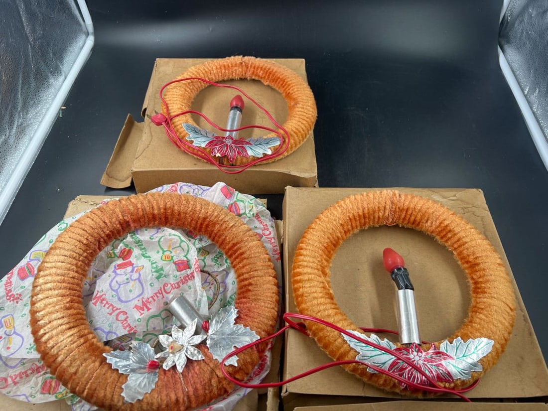 Set of Three Chenille Christmas Candle Wreaths with Original Boxes (1 of 5)
