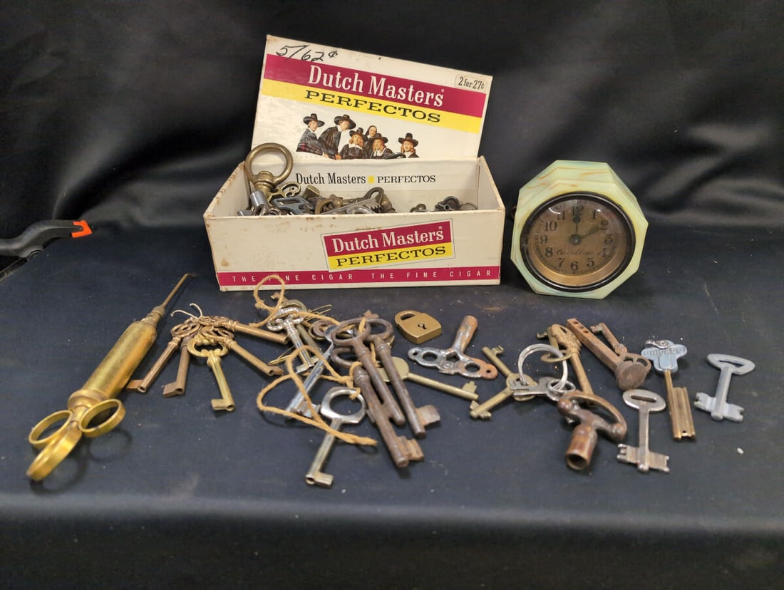 Assorted Collection of Skeleton Keys, (1 of 3)