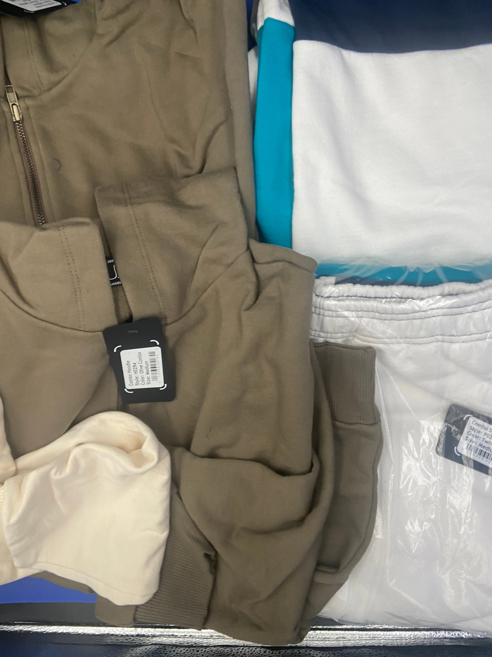 Streetwear brand new (1 of 1)