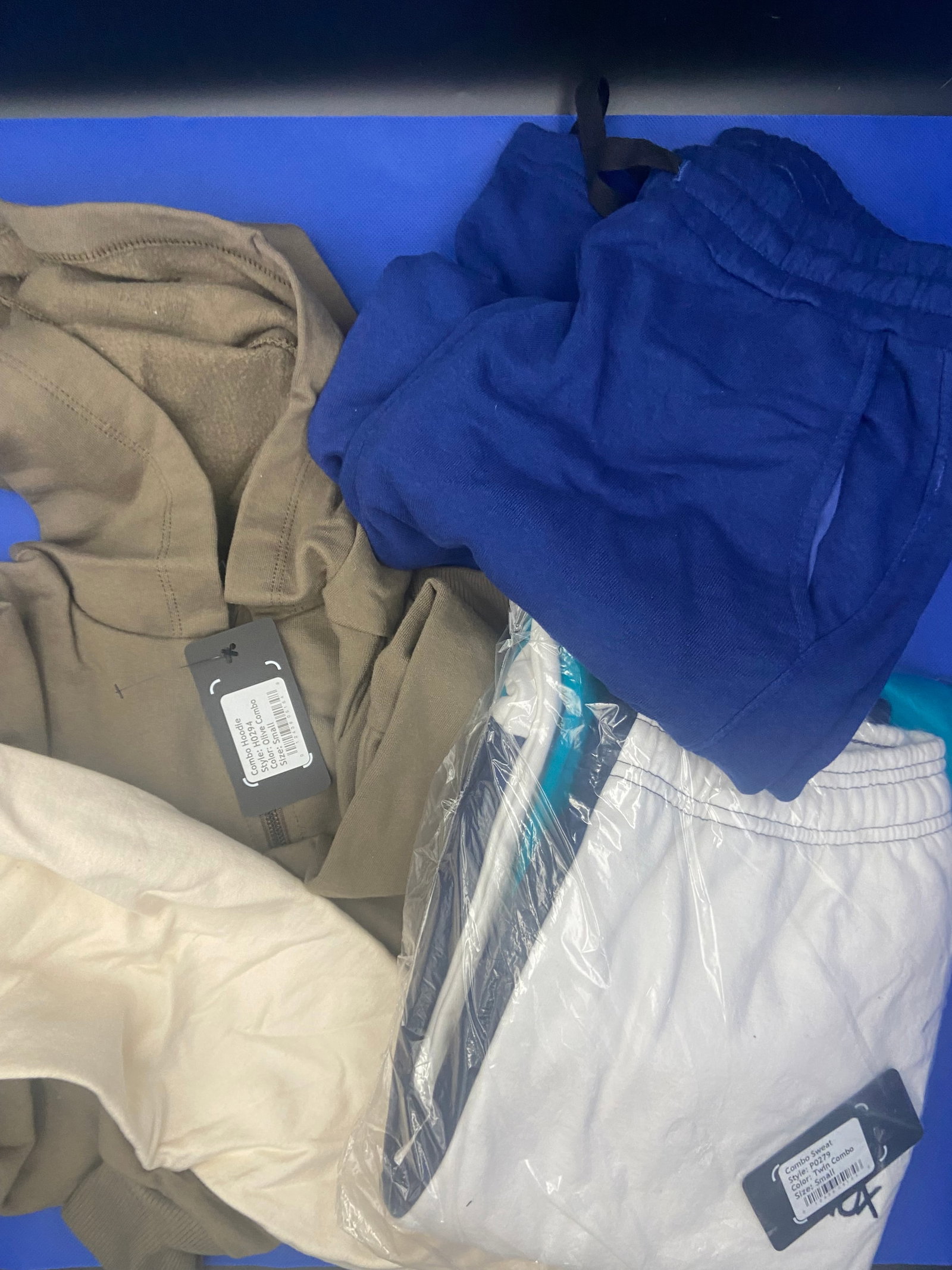 Streetwear brand new (1 of 1)