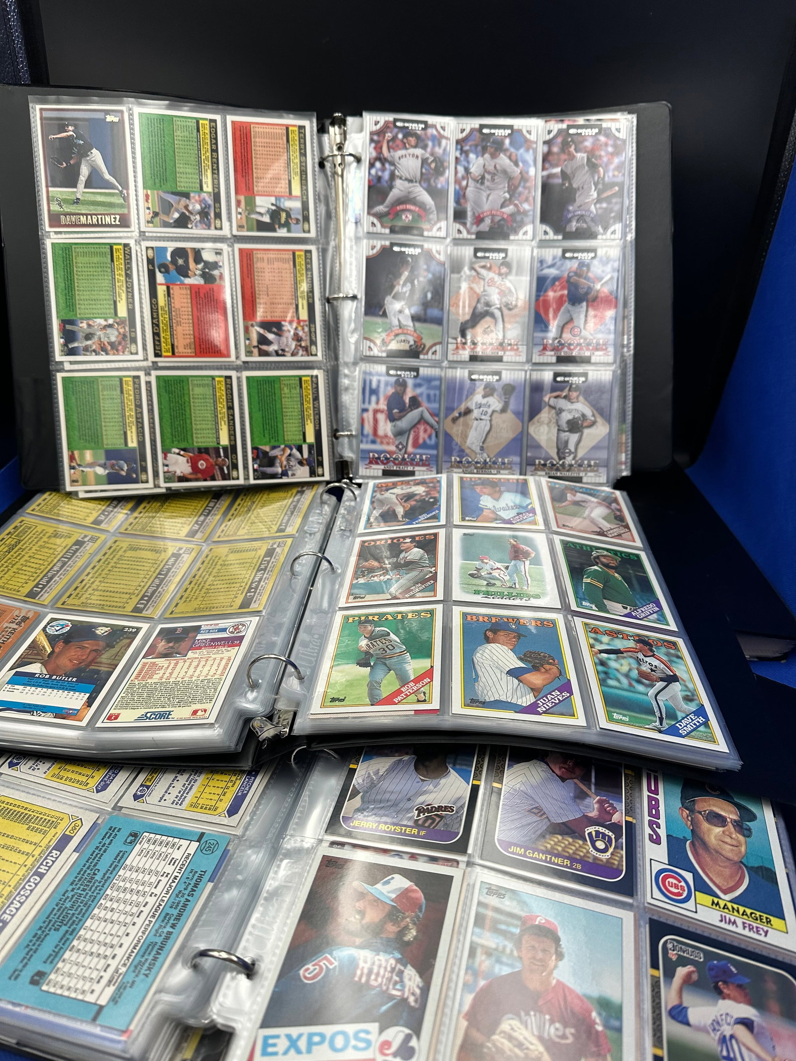 Vintage Baseball Card Collection - 4 binders (1 of 2)