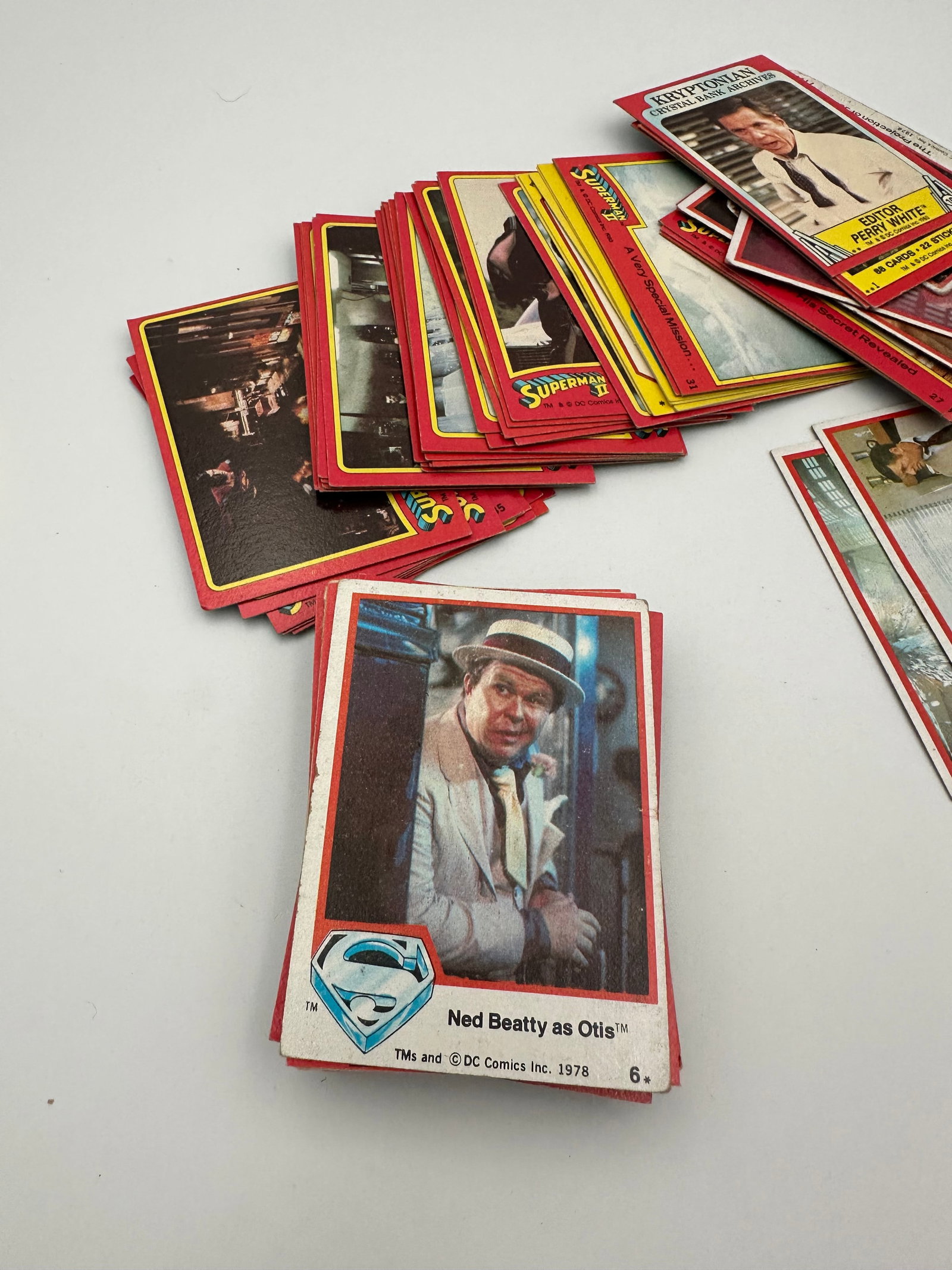 Non Sports Trading Cards - Entertainment & Pop Culture: - 2