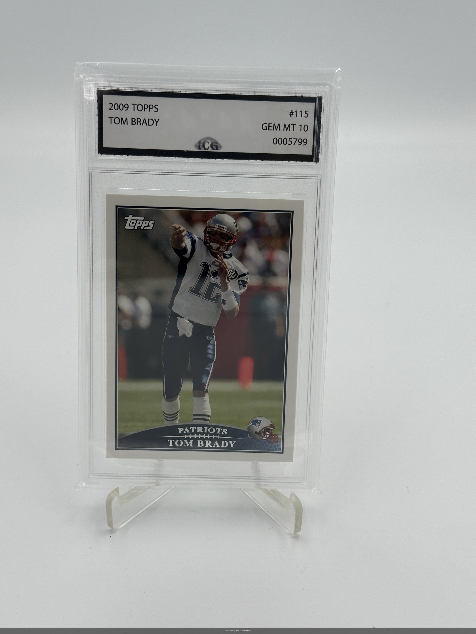 2009 Topps Tom Brady Football Card #115 Graded 10 (1 of 2)