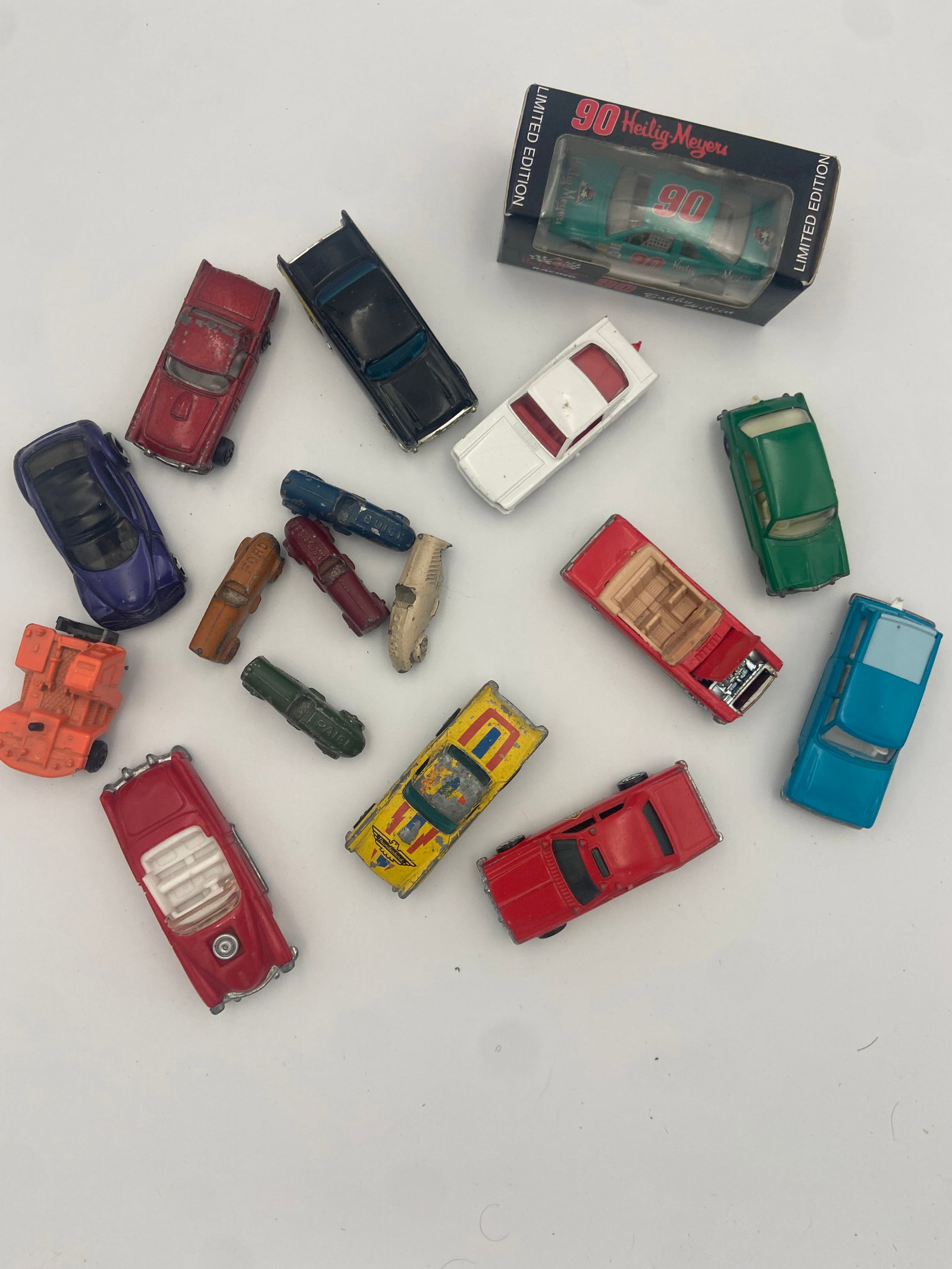 Vintage die-cast Hot Wheels (1 of 3)