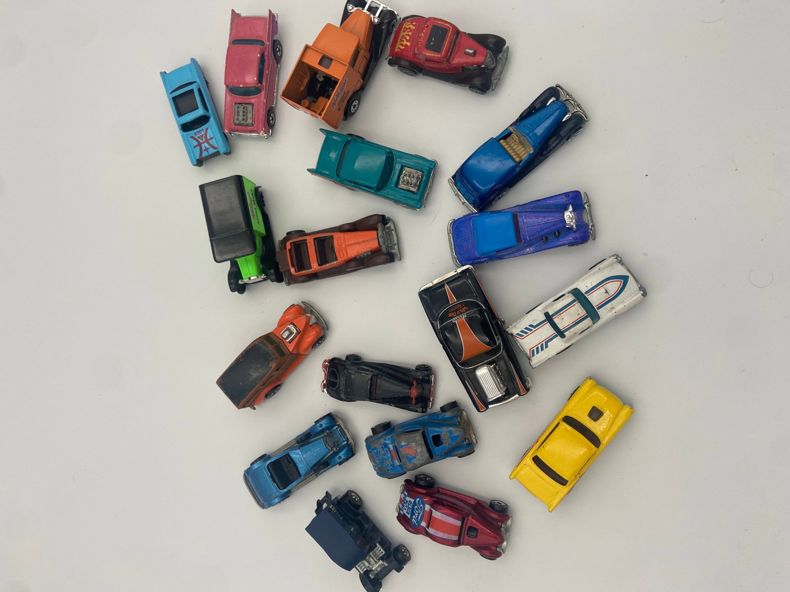 Vintage die-cast Matchbox Hot Wheels (1 of 3)