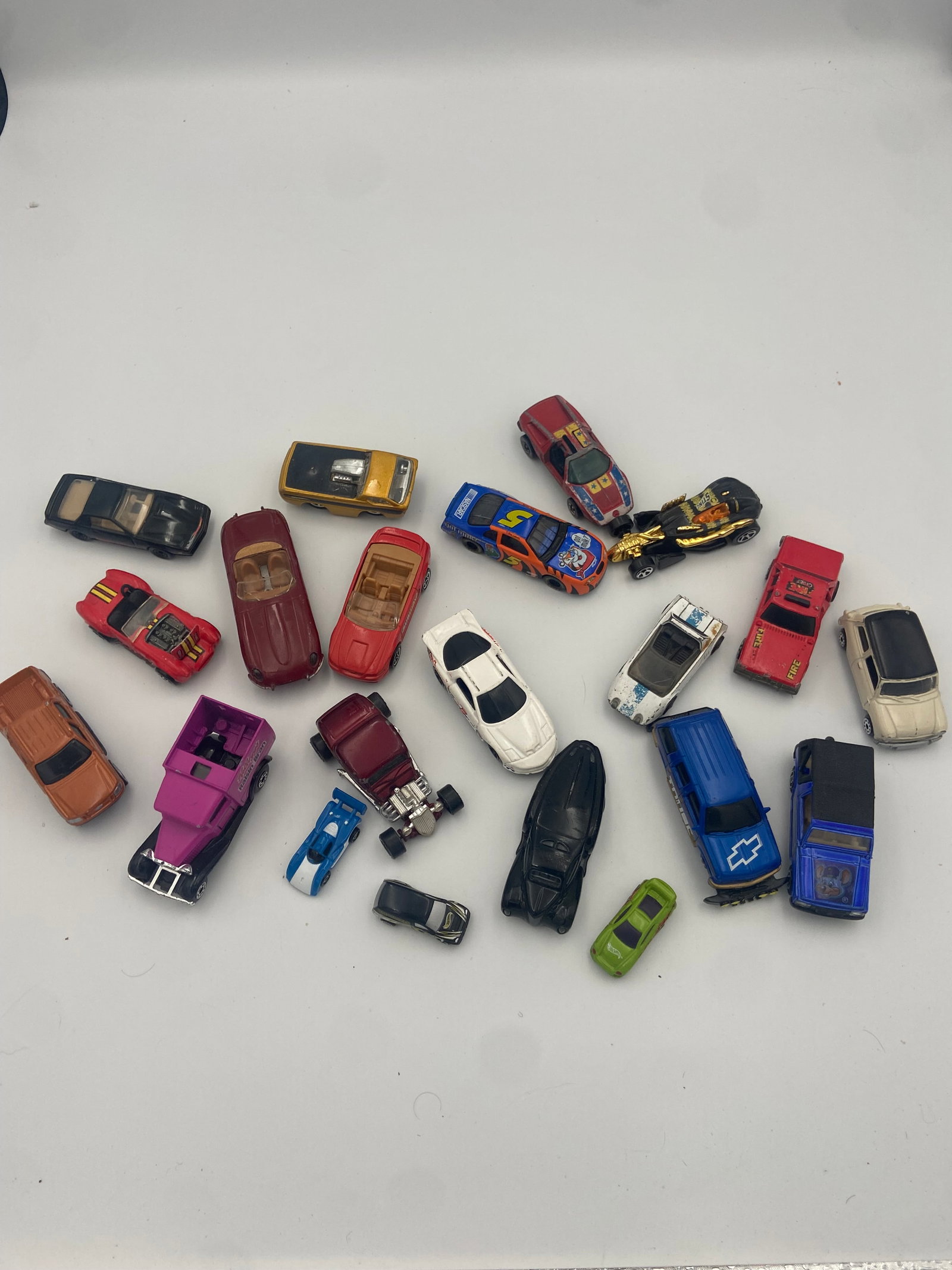 Vintage die-cast Matchbox Hot Wheels (1 of 2)