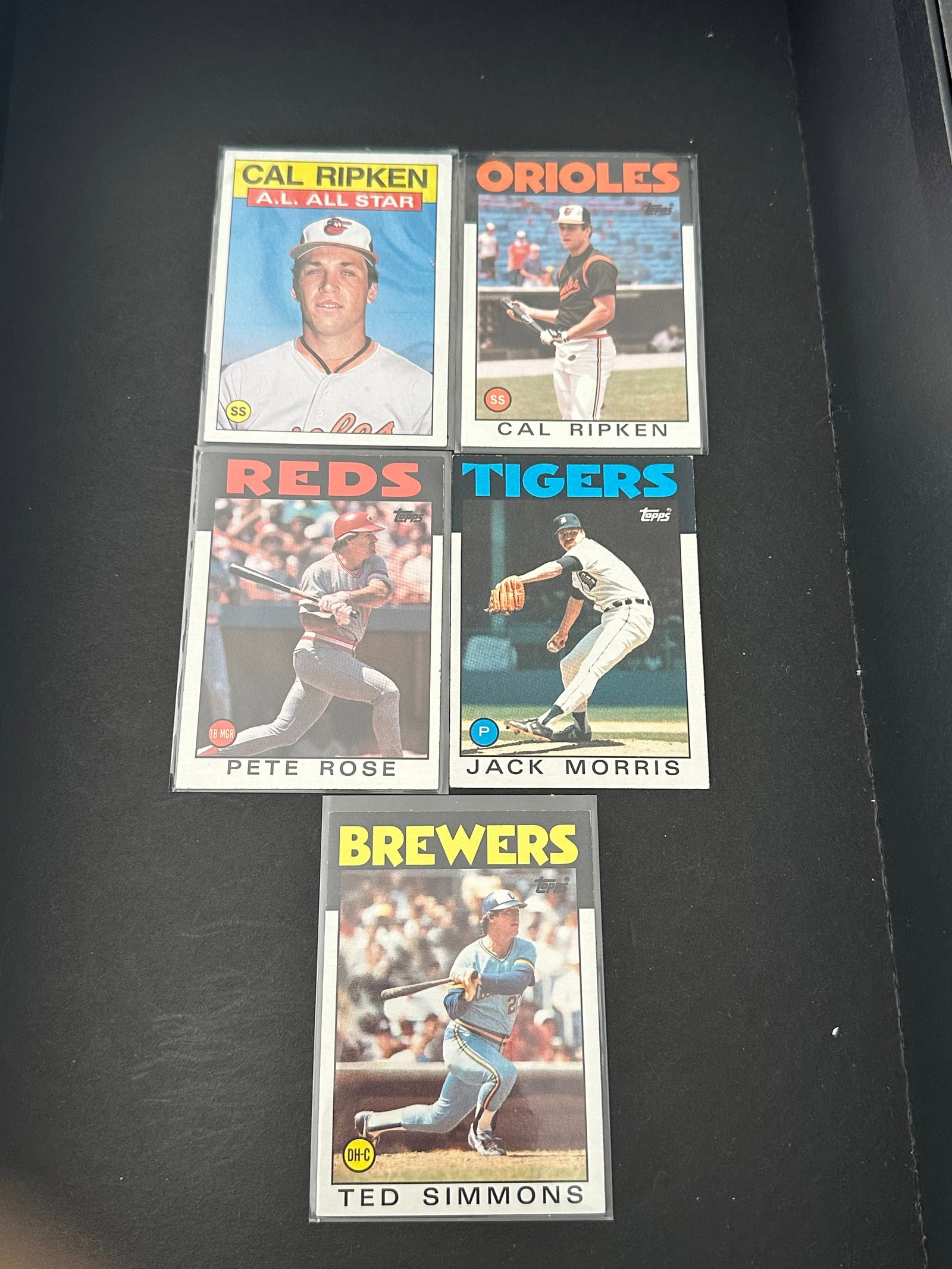 1986 Topps baseball cards including Cal Ripken Jr., Jack Morris, Ted Simmons, and Pete Rose (1 of 2)