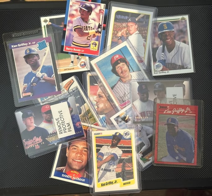 Misc Lot of MLB Trading Cards (1 of 3)