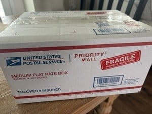 1 Medium Flat Rate Box Full Of - All Sports Bulk Flat Rate Usps Box - Shipping Included: Bulk mystery box - value in bulk boxes are mixed years and sports mlb nba nfl nhls ome vintage, some recent most wax but some great cards visible please read - pictures may not represent all, or any o