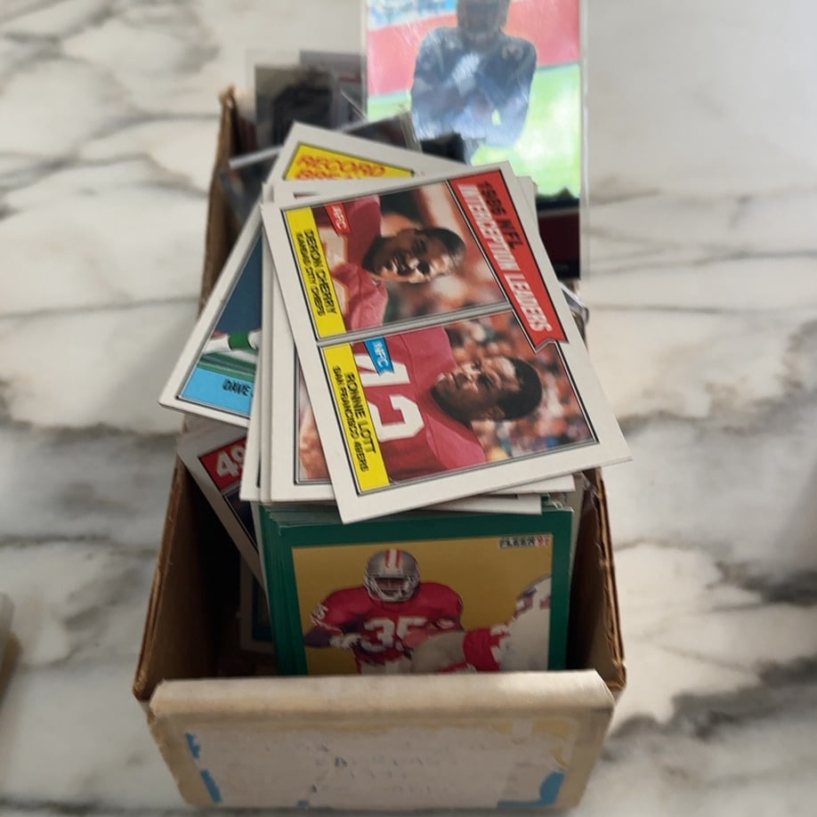 Assorted Vintage and Mondern Football Trading Card Collection - 4